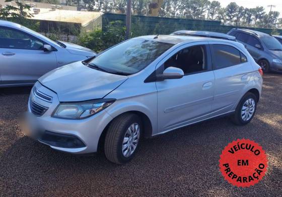 CHEVROLET ONIX 1.4 MPFI LT 8V FLEX 4P MANUAL CHEVROLET ONIX 1.4 MPFI LT 8V FLEX 4P MANUAL
